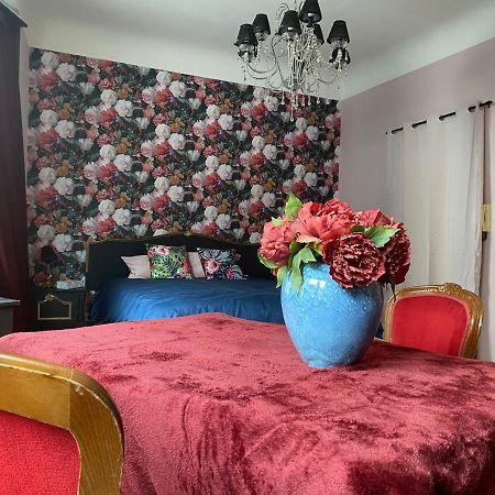 Апартаменти The Pink Studio - Exceptional Location In City Center - Unique & Elegant Намюр Екстер'єр фото